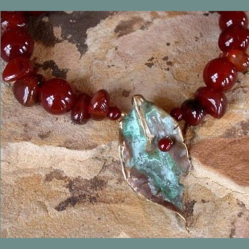 Click to view detail for EC-057 Necklace Rose Leaf - Carnelian $192